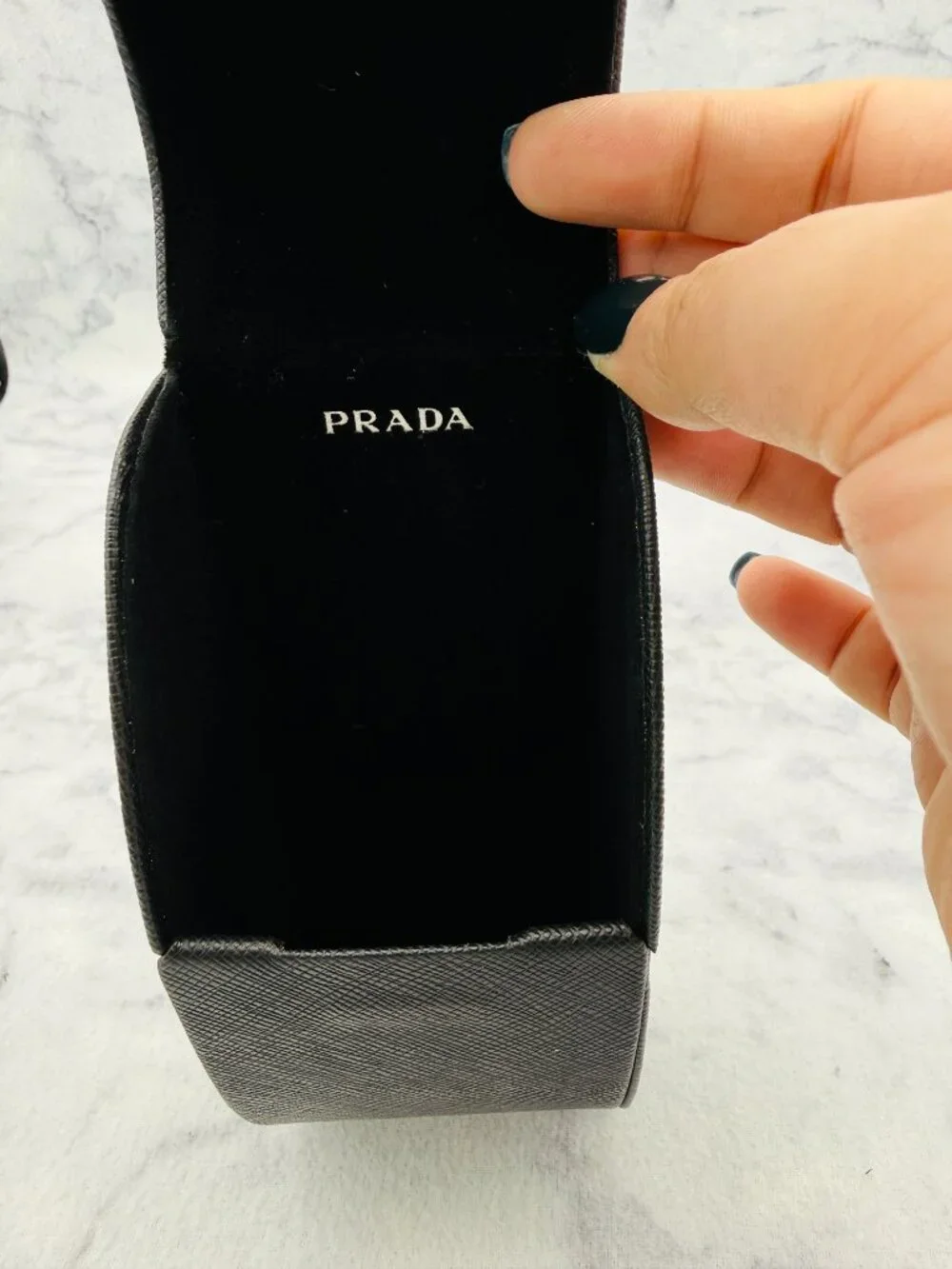Prada Sunglasses Case,Black Magnetic Clamshell Case,Cleaning Cloth,Auth Card - Picture 5 of 11